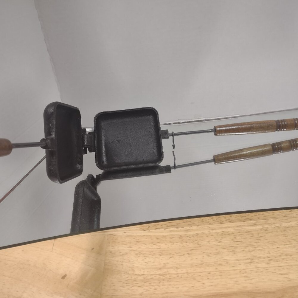 Cast Iron Pie Iron